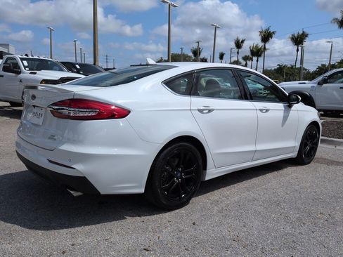 Used 2019 Ford Fusion SE w/ Equipment Group 151A FWD image 5