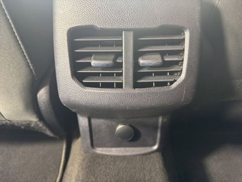 Used 2019 Ford Fusion SE image 13