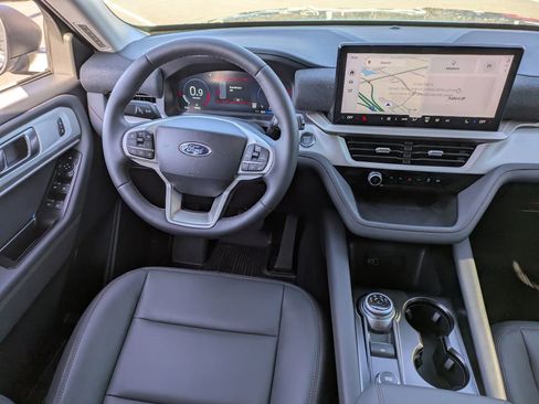New 2026 Ford Explorer Active w/ Active Comfort Package image 18