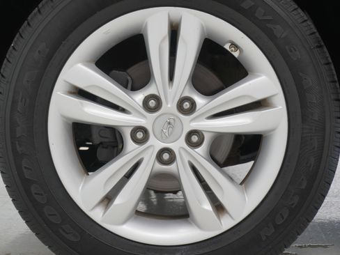 Used 2011 Hyundai Tucson GLS image 21