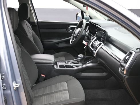 Used 2023 Kia Sorento LX image 35