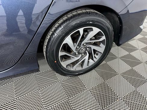 Used 2018 Honda Civic EX image 37