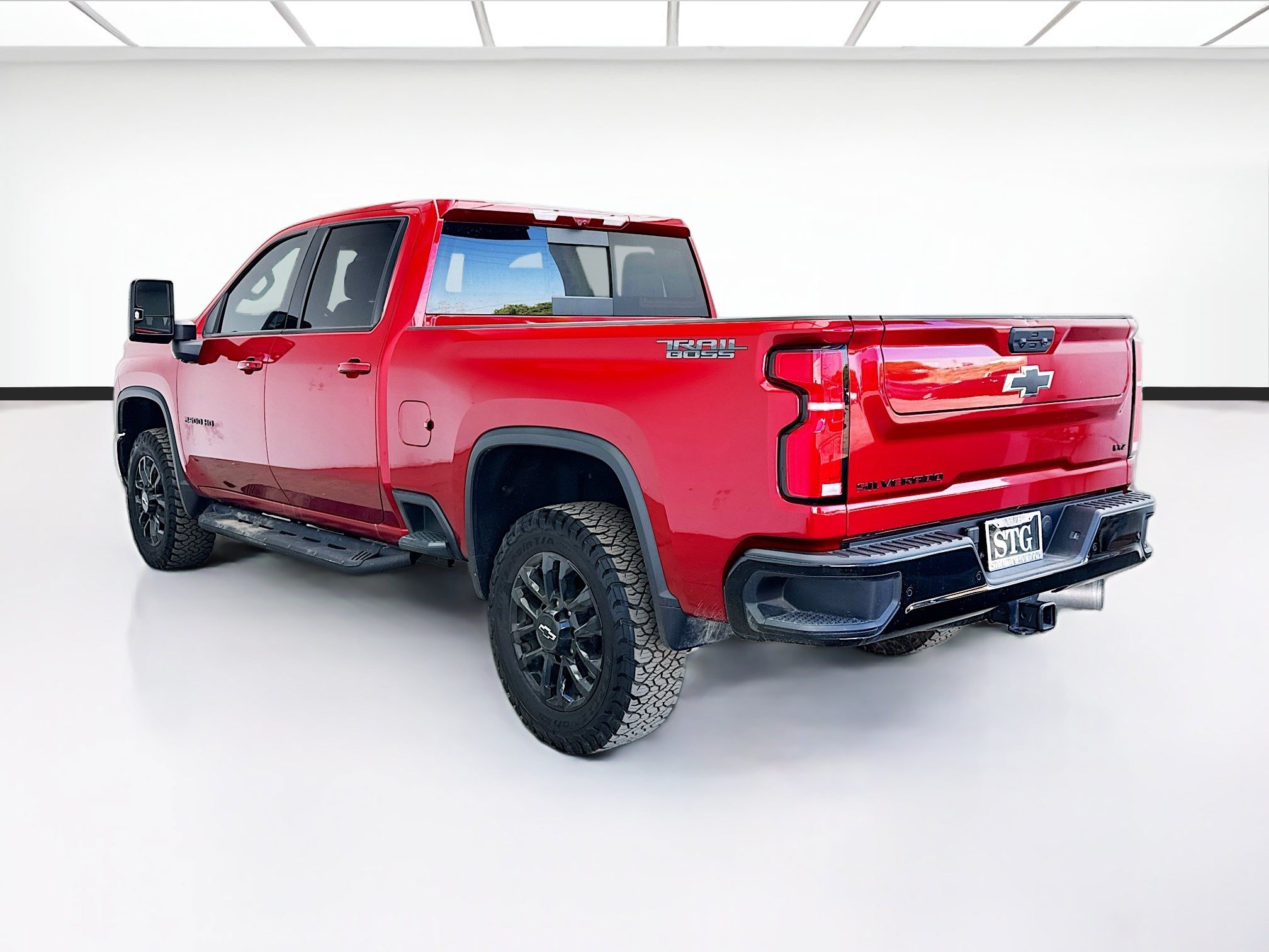 Used 2025 Chevrolet Silverado 2500 LTZ w/ LTZ Plus Package AWD/4WD image 6