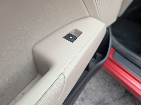 Used 2017 Hyundai Elantra Limited image 11