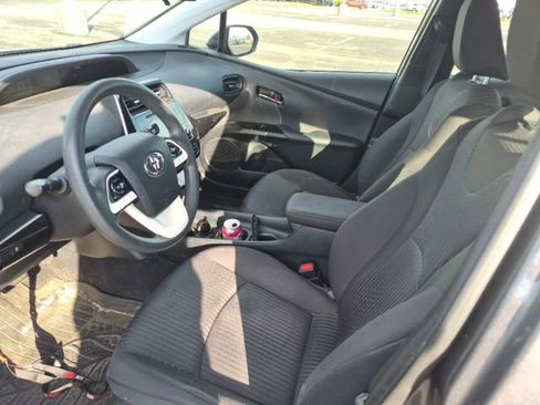 Used 2017 Toyota Prius Two FWD image 10