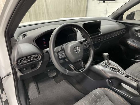 Used 2025 Honda HR-V Sport image 10