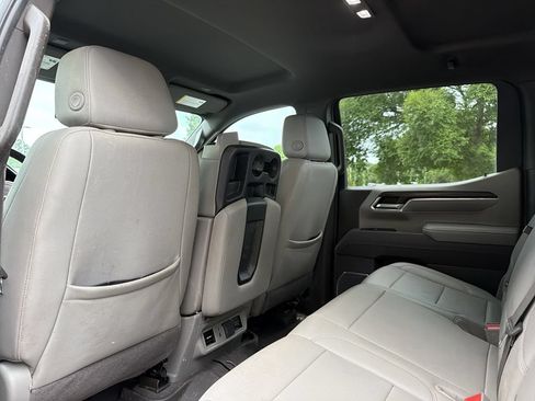 Used 2025 GMC Sierra 1500 SLT AWD/4WD image 17