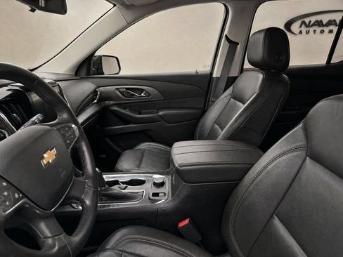Used 2018 Chevrolet Traverse Premier w/ Driver Confidence II Package FWD image 12