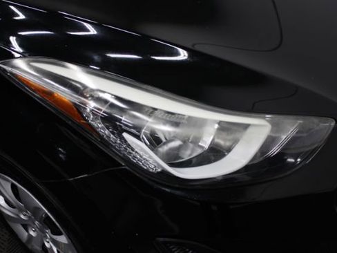 Used 2016 Hyundai Elantra SE image 22