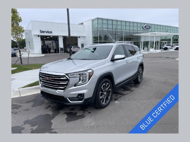 Used 2022 GMC Terrain SLT FWD image 1