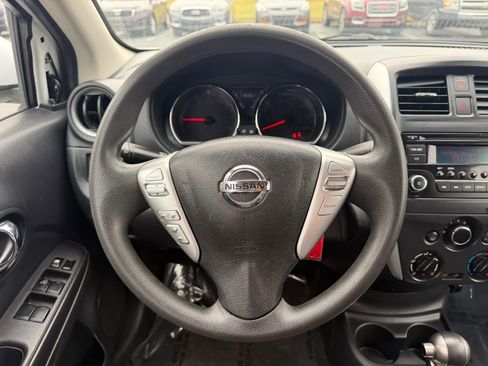 Used 2016 Nissan Versa SV FWD image 15