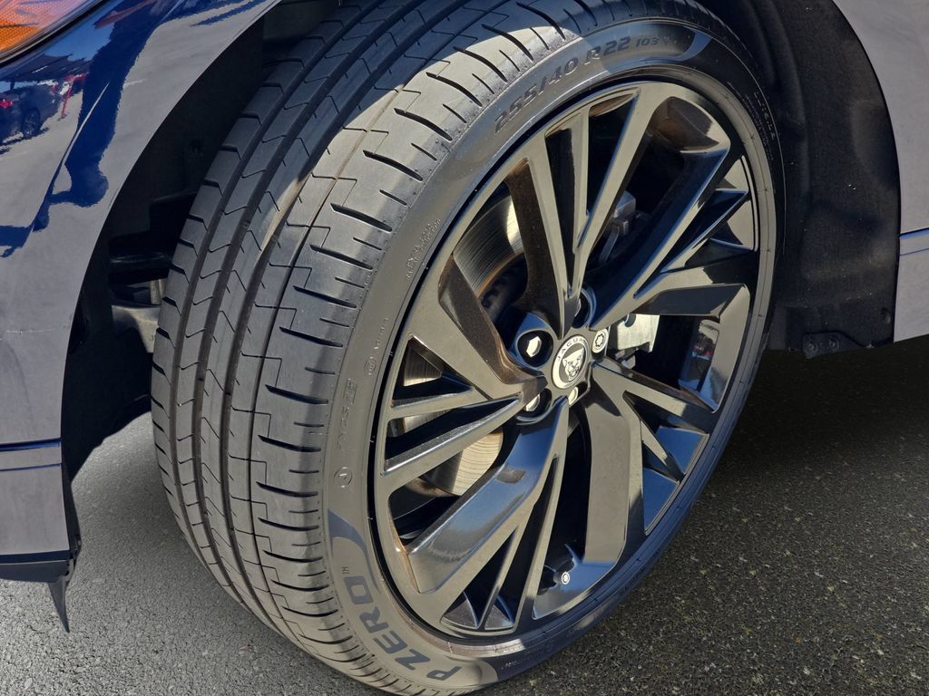 Certified 2024 Jaguar I-PACE R-Dynamic HSE AWD/4WD image 33