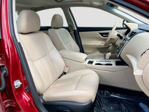 Used 2017 Nissan Altima 2.5 SL w/ Moonroof Package image 28