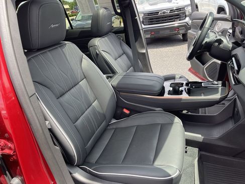 Certified 2025 Buick Enclave Avenir w/ Super Cruise Package image 29