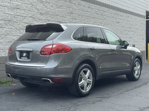 Used 2014 Porsche Cayenne Platinum Edition w/ Walnut Interior Package AWD/4WD image 3