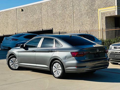 Used 2019 Volkswagen Jetta SE image 9