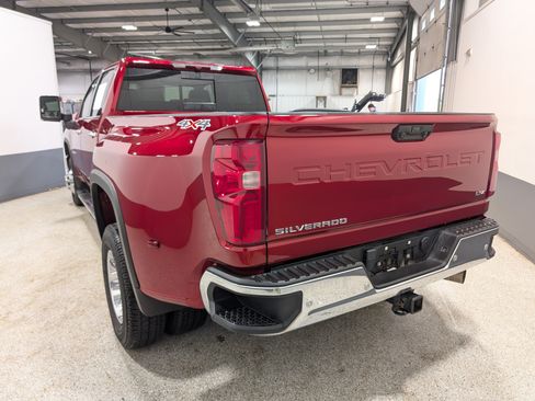 Used 2025 Chevrolet Silverado 3500 LTZ w/ LTZ Plus Package AWD/4WD image 5