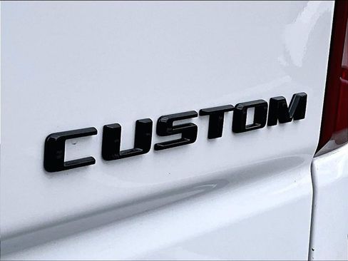 Used 2023 Chevrolet Silverado 1500 Custom w/ LPO, Dark Essentials Package AWD/4WD image 9