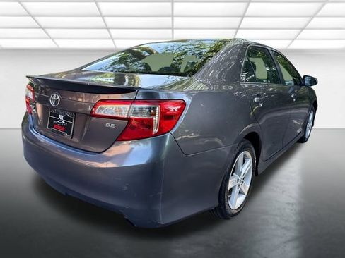 Used 2013 Toyota Camry SE FWD image 6