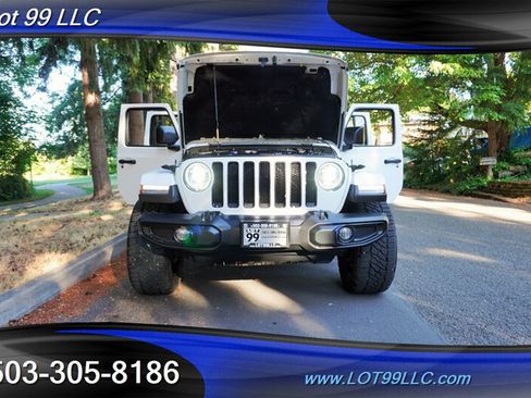Used 2018 Jeep Wrangler Unlimited Sahara AWD/4WD image 27