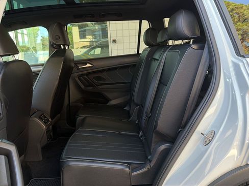 Certified 2023 Volkswagen Tiguan SE R-Line FWD image 17