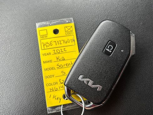 Certified 2022 Kia Sorento S w/ Panoramic Sunroof Package image 38