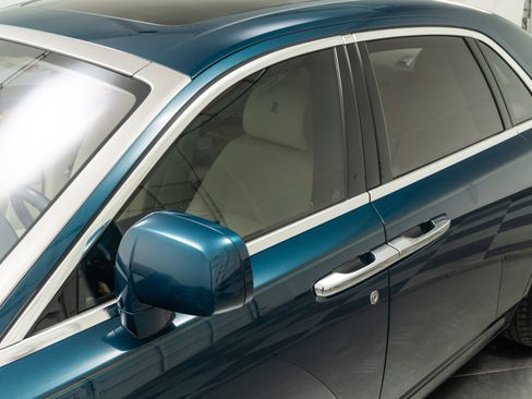 Used 2010 Rolls-Royce Ghost image 36