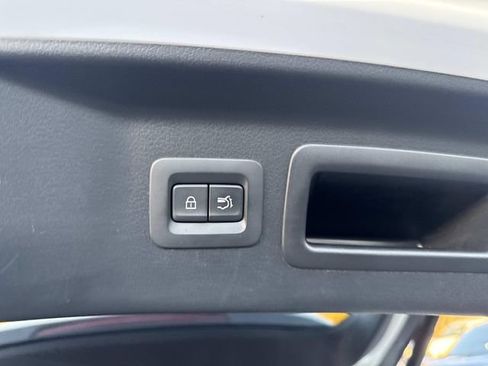 Used 2025 MAZDA CX-90 3.3 Turbo w/ Select Package image 9