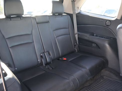 Used 2016 Honda Pilot Touring image 17