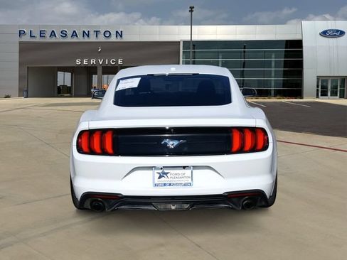 Used 2020 Ford Mustang Coupe RWD image 4