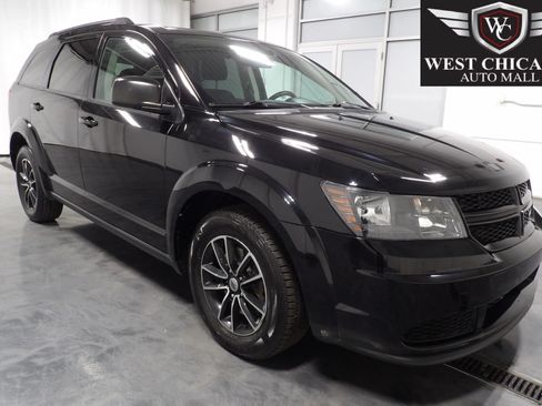 Used 2018 Dodge Journey SE w/ Blacktop Package FWD image 1