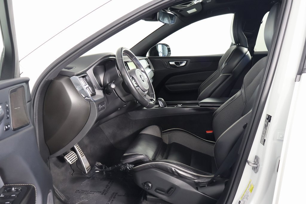 Used 2021 Volvo XC60 T8 R-Design w/ Protection Package Premier AWD/4WD image 9