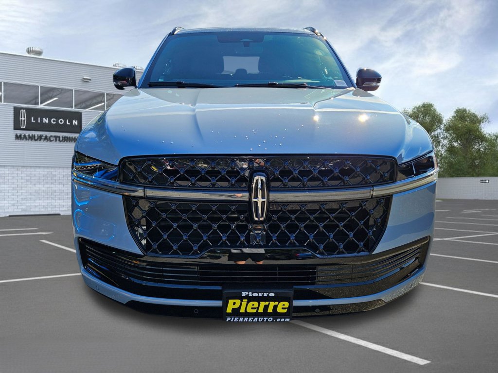 New 2027 Lincoln Navigator Reserve w/ Jet Appearance Package AWD/4WD image 7
