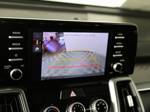 Used 2023 Kia Sorento LX image 18