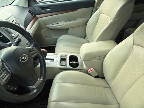 Used 2013 Subaru Outback 2.5i Limited AWD/4WD image 9