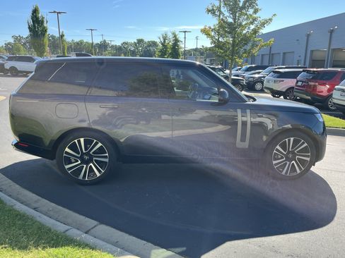 Used 2023 Land Rover Range Rover SE AWD/4WD image 7