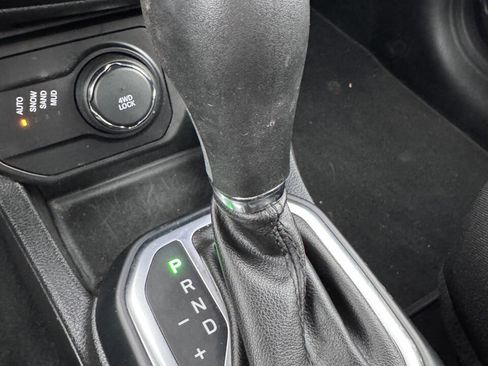 Used 2018 Jeep Renegade Latitude image 15