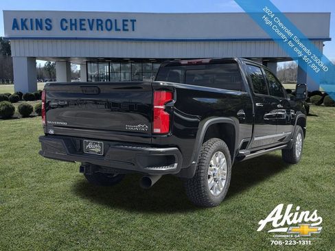 Used 2024 Chevrolet Silverado 2500 High Country w/ High Country Premium Package AWD/4WD image 8
