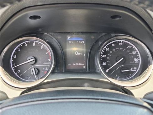 Used 2021 Toyota Camry SE FWD image 10