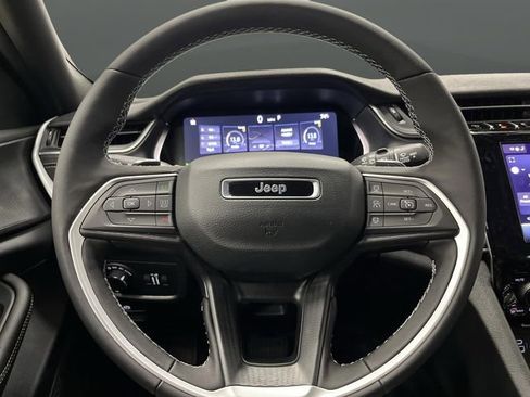 New 2025 Jeep Grand Cherokee L Altitude image 16