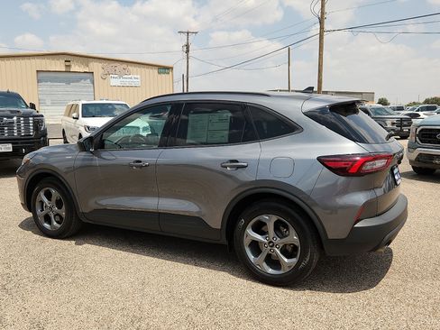 Certified 2025 Ford Escape ST-Line FWD image 4