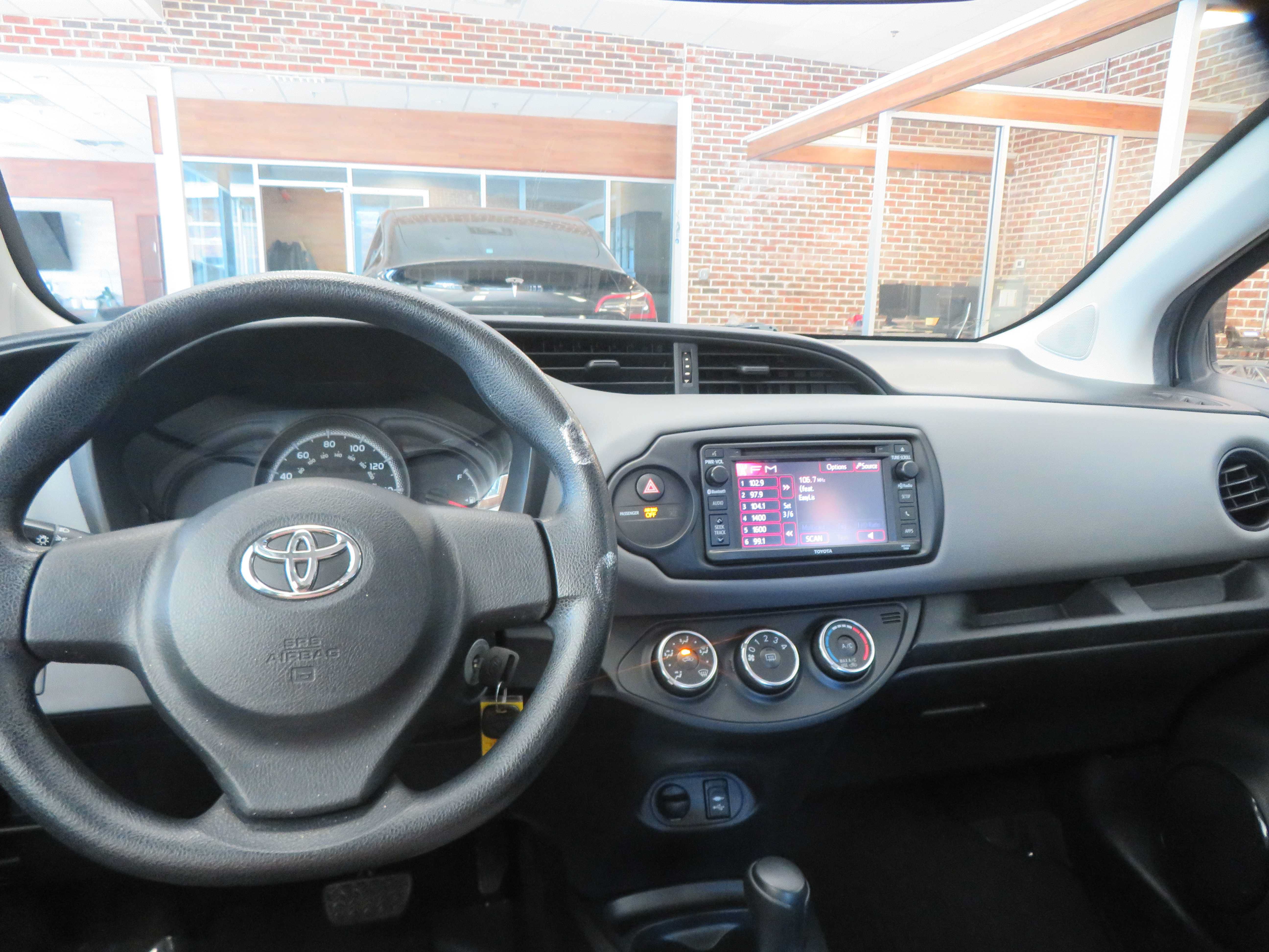 Used 2015 Toyota Yaris L FWD image 29