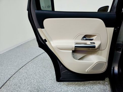 Certified 2023 Mercedes-Benz GLA 250 4MATIC image 22