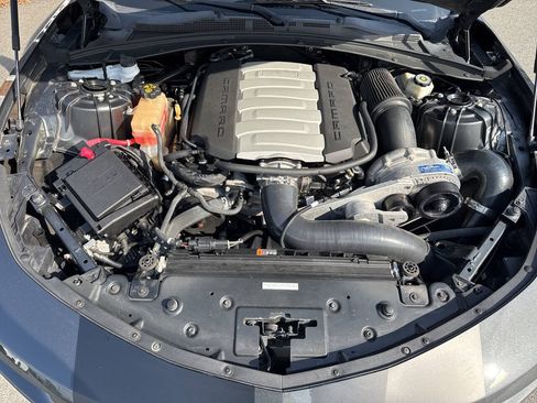 Used 2017 Chevrolet Camaro SS RWD image 30