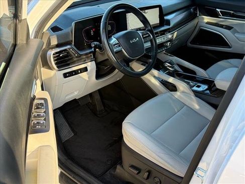 Used 2023 Kia Telluride S image 10