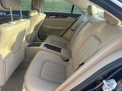 Used 2012 Mercedes-Benz CLS 550 4MATIC image 21