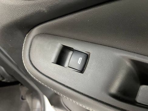 Used 2022 Buick Encore GX Select w/ Sport Touring Package FWD image 28