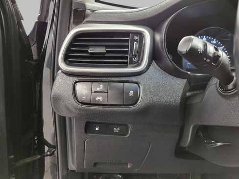 Used 2019 Kia Sorento EX image 11