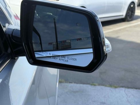 Used 2018 Chevrolet Traverse Premier image 60