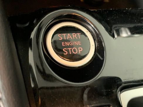 Used 2018 Nissan Kicks SR FWD image 16